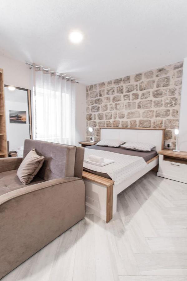 Florian Apartment *