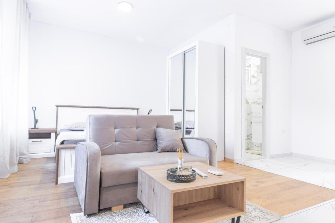 Florian Apartment