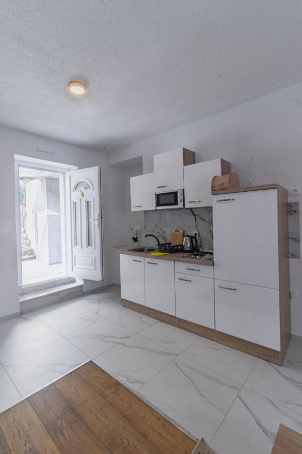 Florian Apartment *