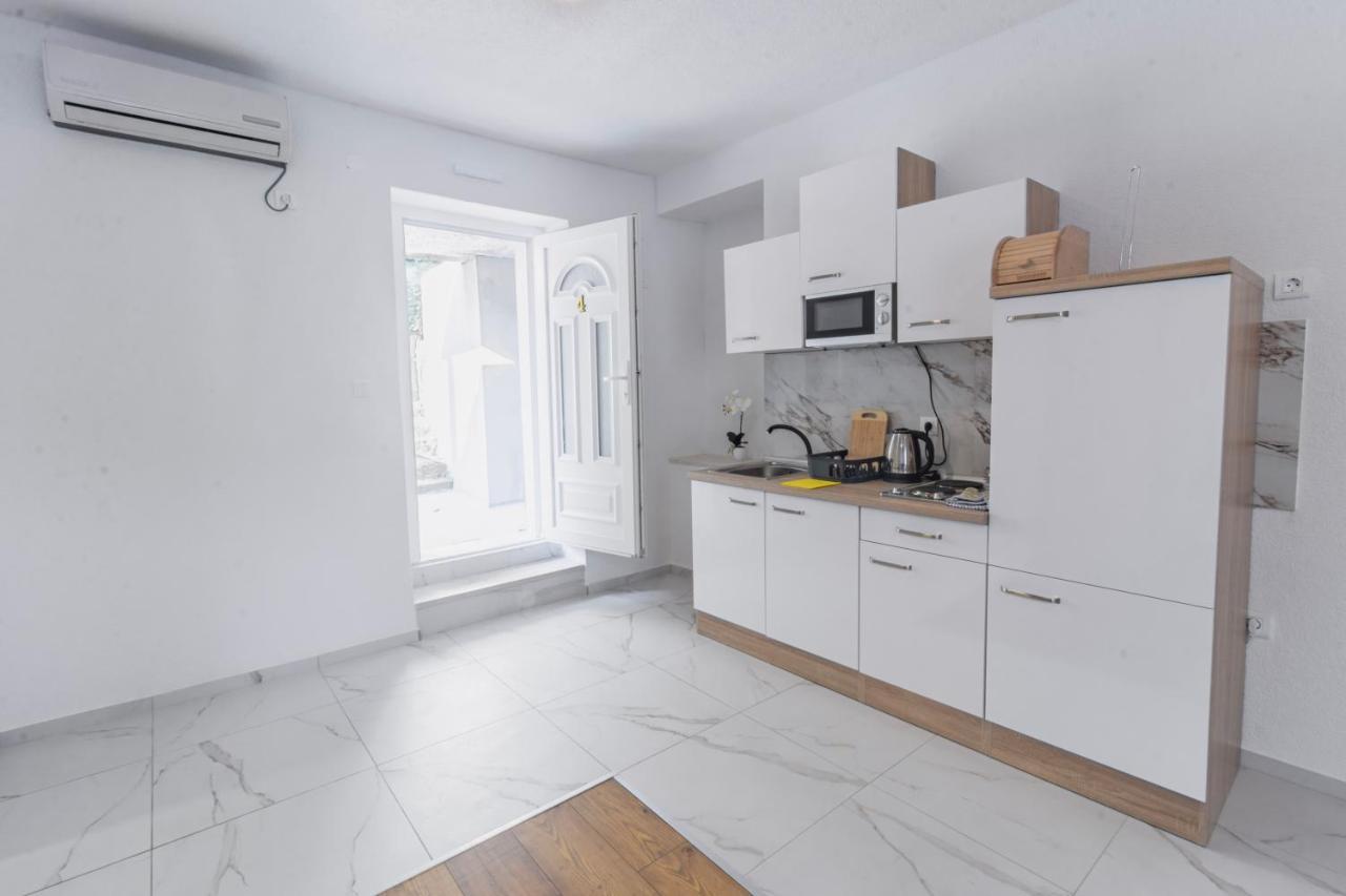 Florian Apartment *