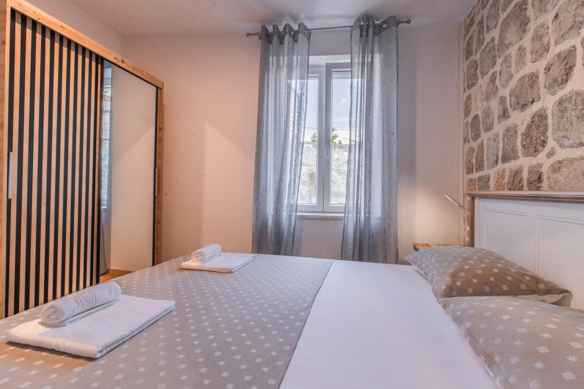 Florian Apartment *